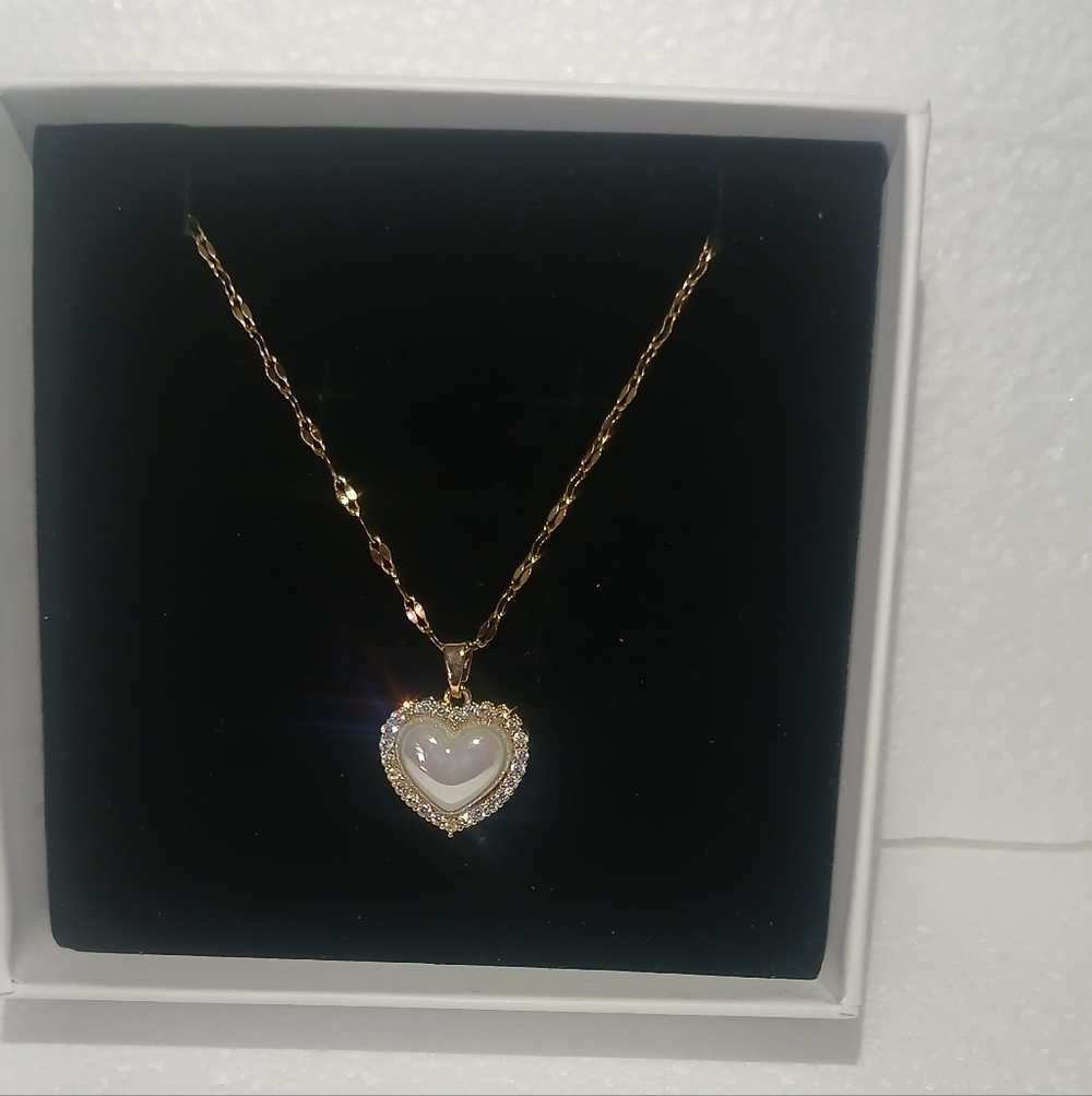Elegant Gold Mother Of Pearl Necklace